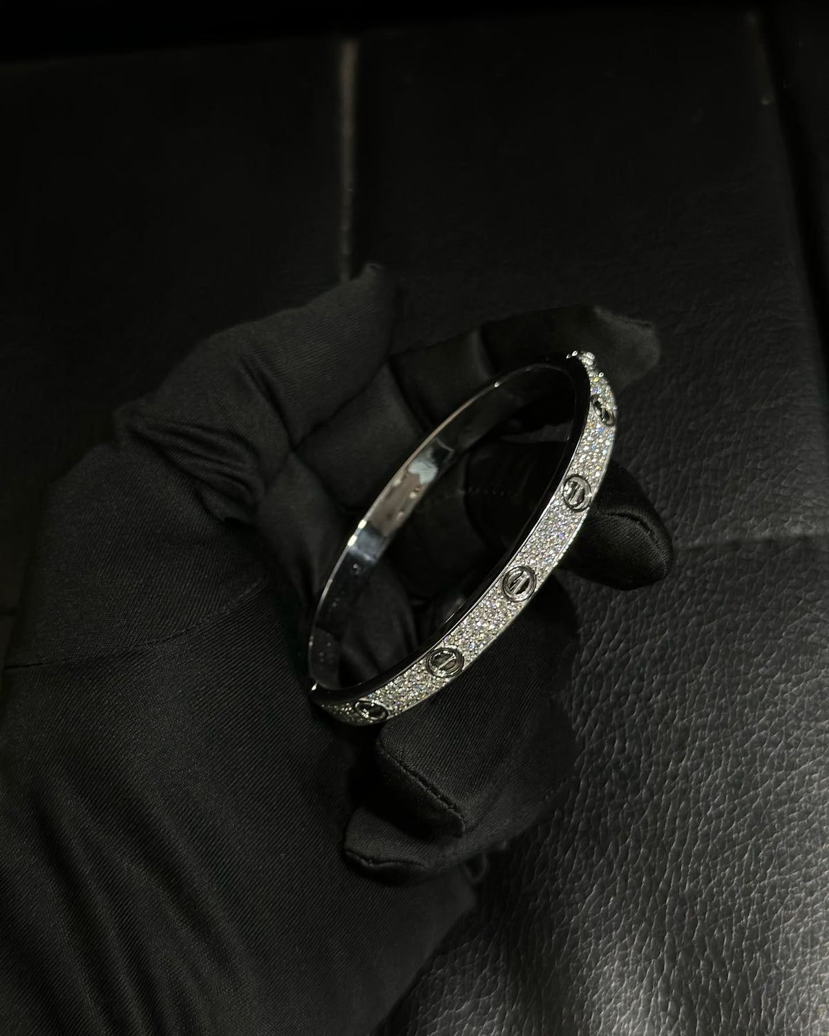 Gold Screw Motif Bangle Stack Collection