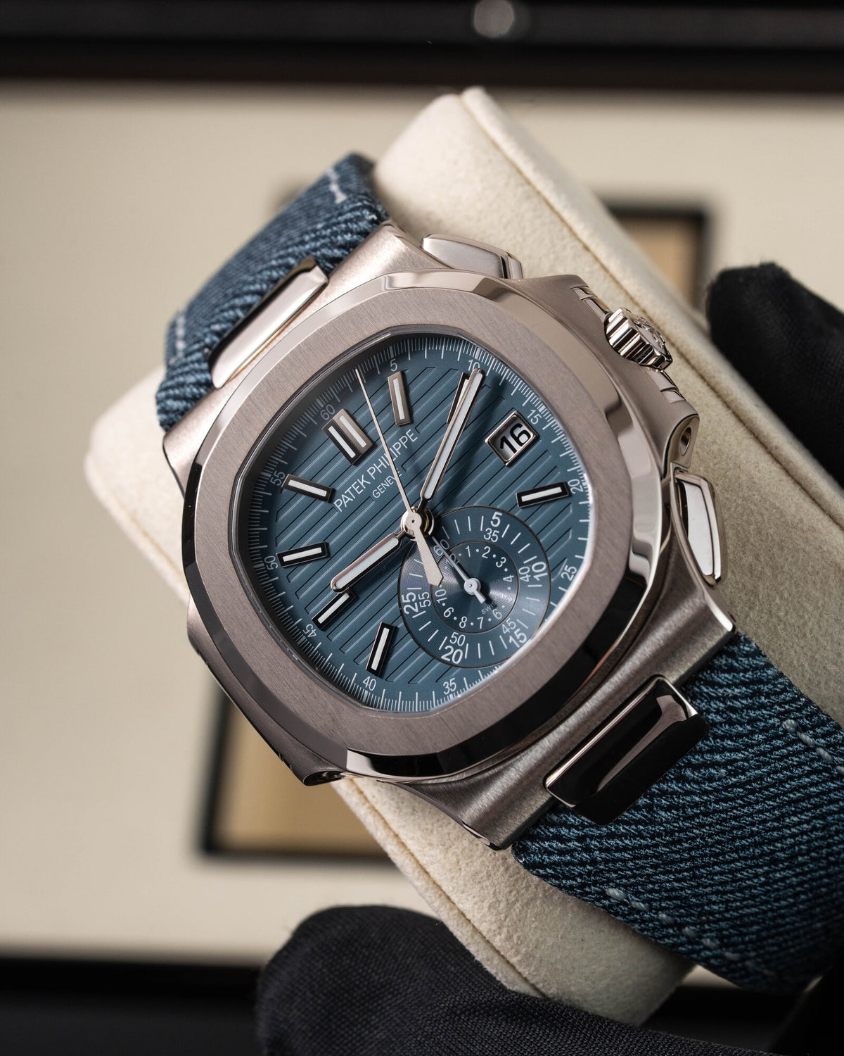 Patek Philippe Nautilus Flyback Chronograph 18k White Gold